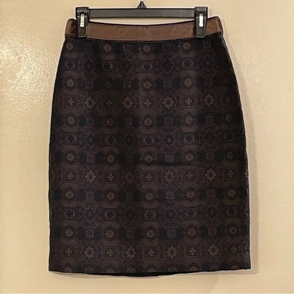 SAKS FIFTH AVENUE‎ Signature Geometric Print Pencil Skirt in Dark Aubergine - Picture 2 of 6